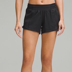 Lululemon Low Rise Hotty Hot Shorts 4”
